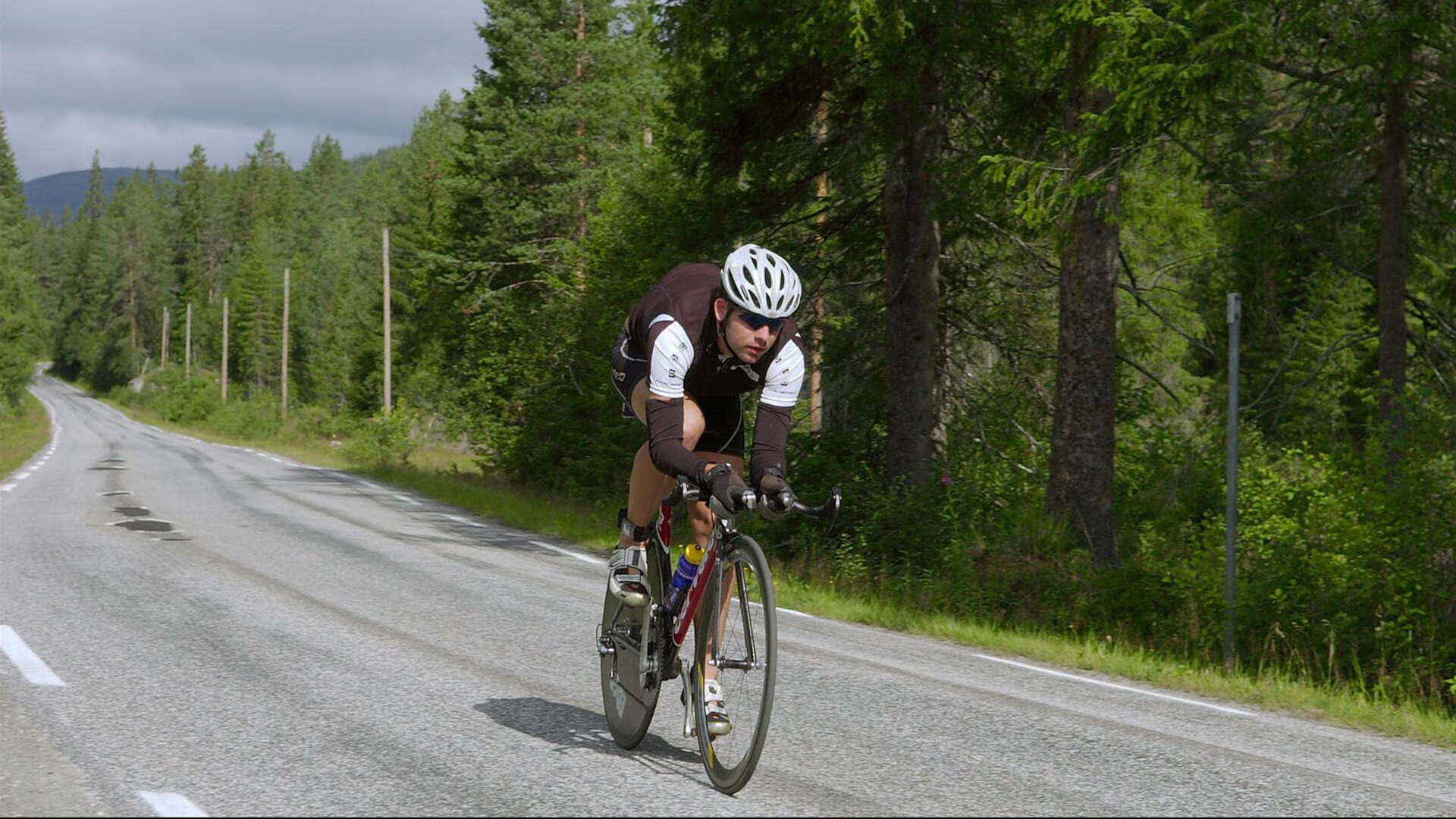 “青少年足球培训中心扩展到偏远地区”，青少年足球训练中心